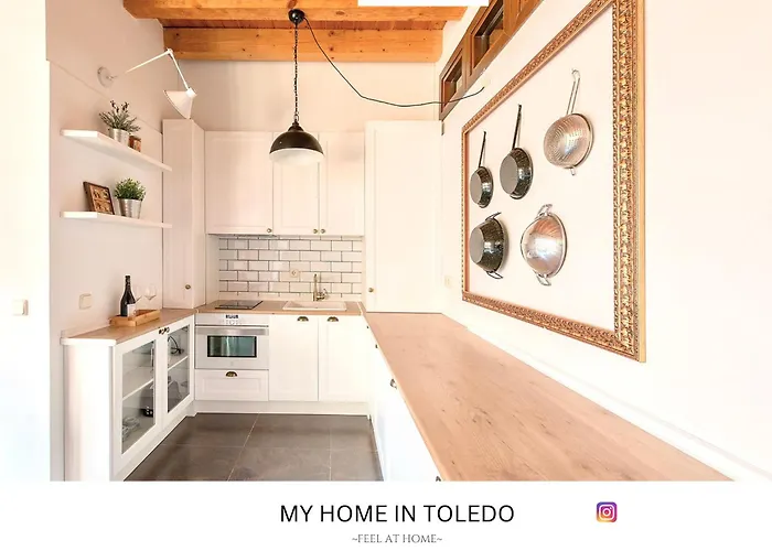 -golden- By Myhomeintoledo Apartment